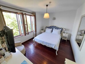 Standard Room, Partial Sea View | In-room safe, desk, free WiFi, bed sheets