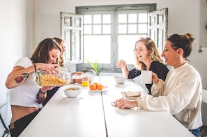 Petit déjeuner continental compris tous les jours