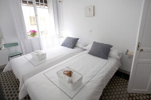 Twin kamer, gedeelde badkamer | Gratis wifi, beddengoed