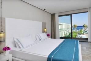 Minibar, in-room safe, desk, soundproofing - Lugga Boutique Hotel & Beach (Bodrum)