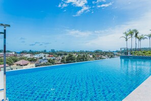 Outdoor pool, a rooftop pool - Condo in Kata in Ozone - Unit A506 (Karon)