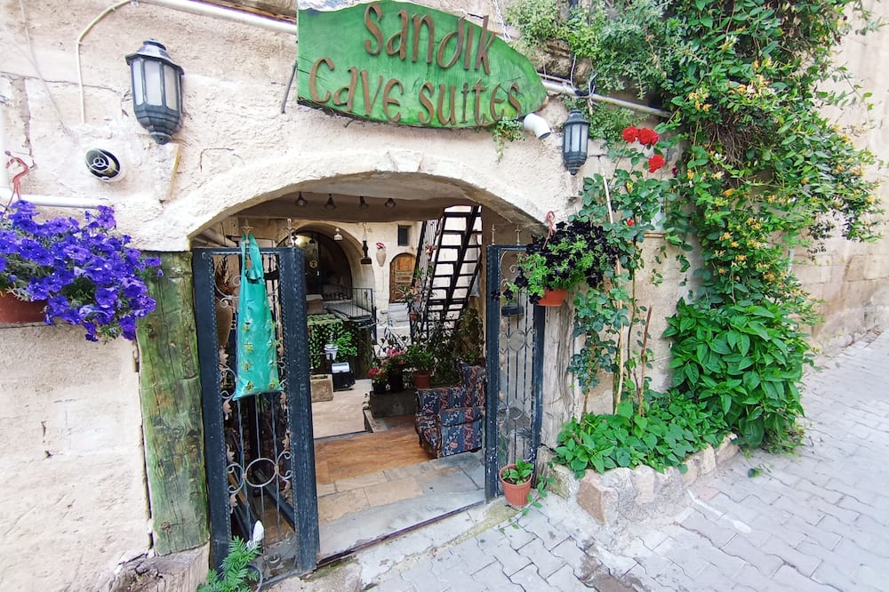 Sandik Cave Hotel