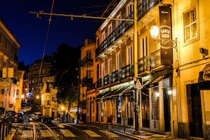 Façade de l’hébergement - soirée/nuit