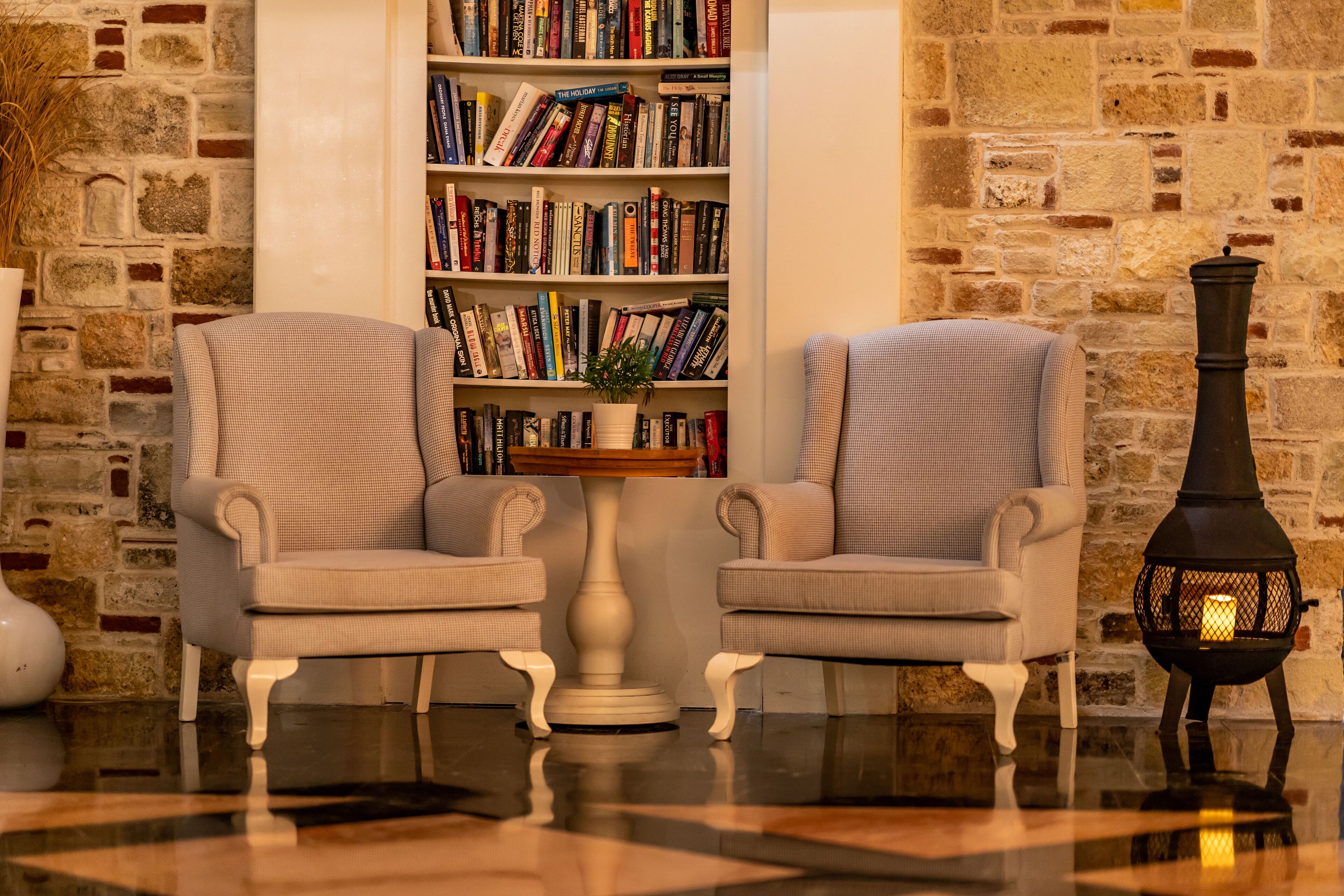 3 bars/lounges, poolside bar