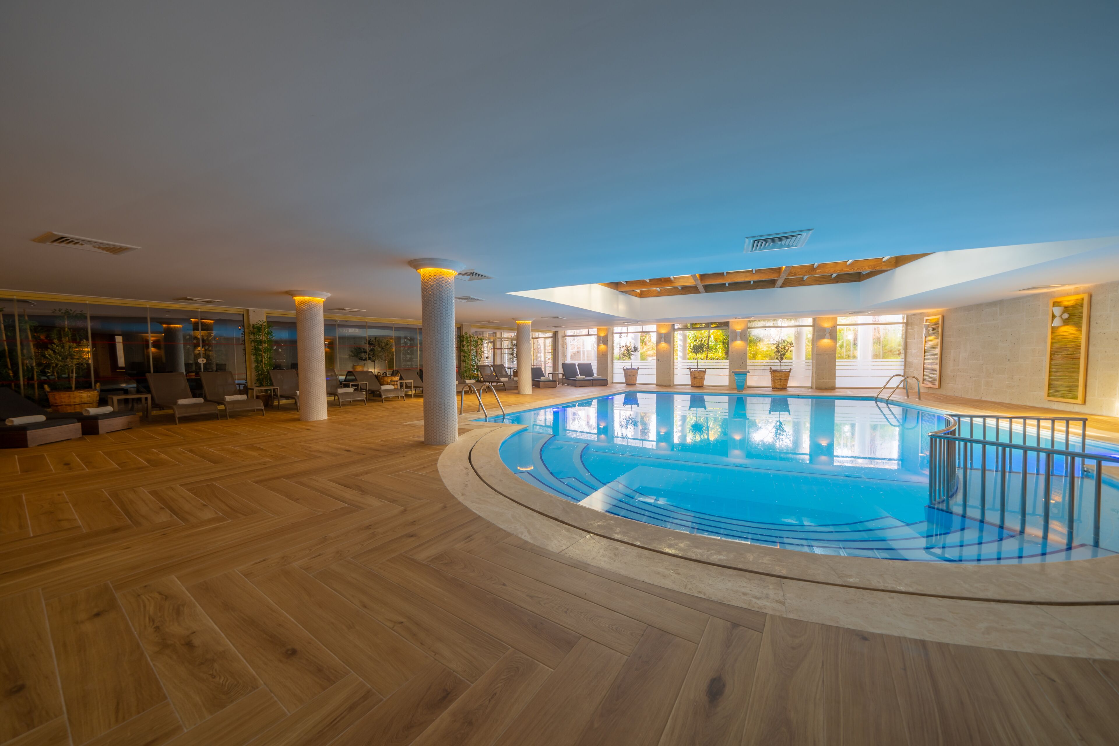 sauna, steam room, turkish bath/hammam