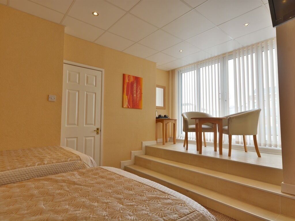 Superior Twin Room, Ensuite (Twin Balcony)