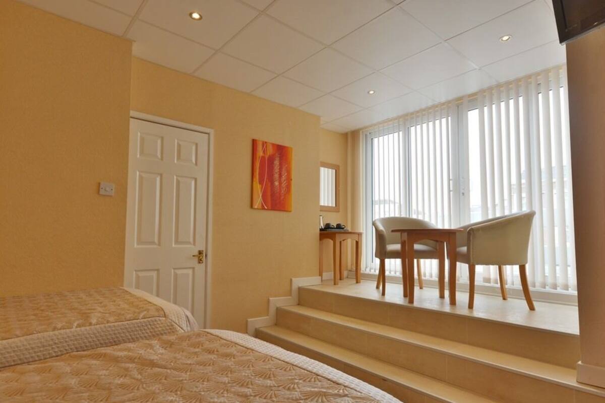 Superior Twin Room, Ensuite (Twin Balcony)