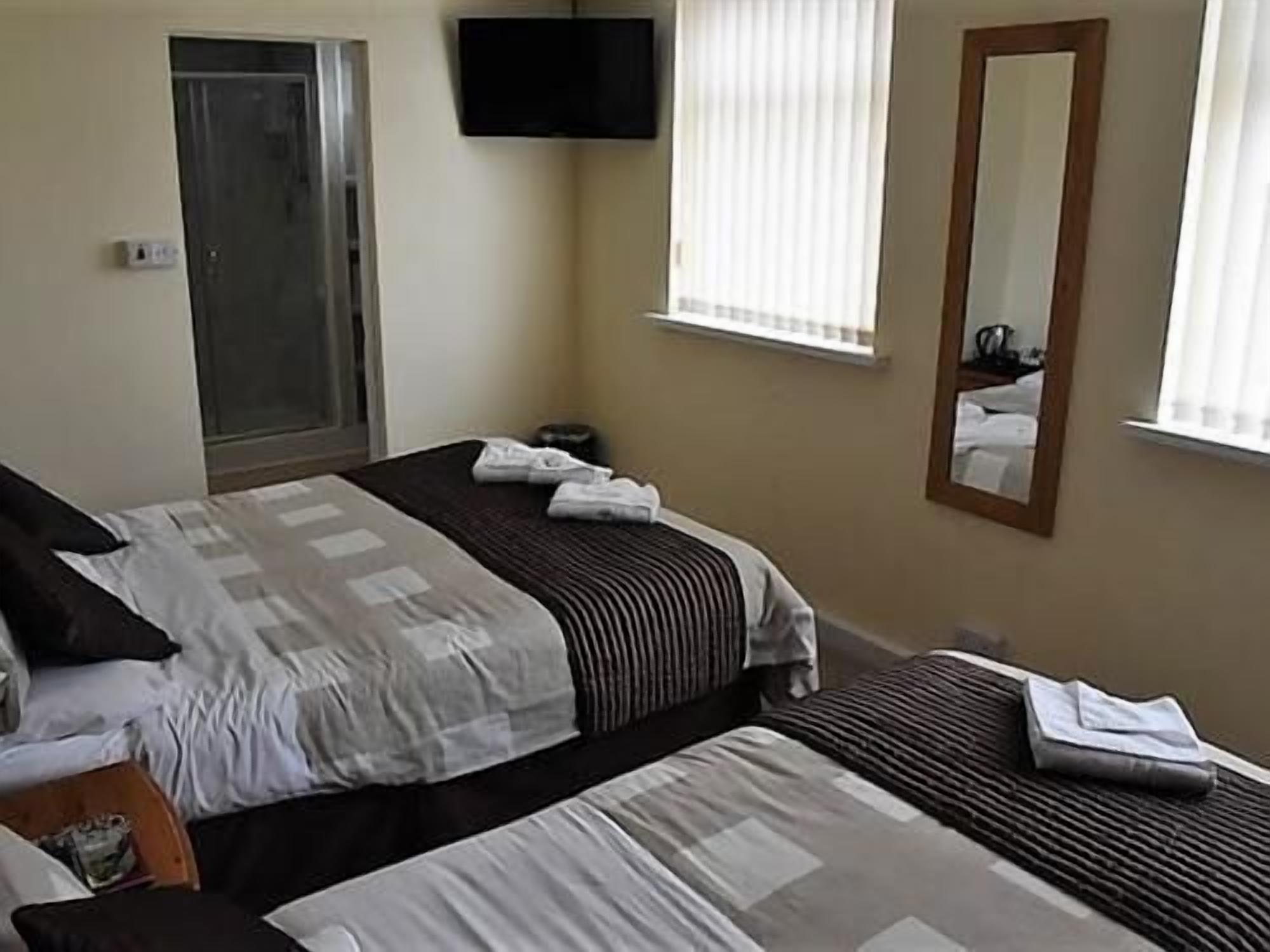 Comfort Triple Room, Ensuite (Triple with shower)