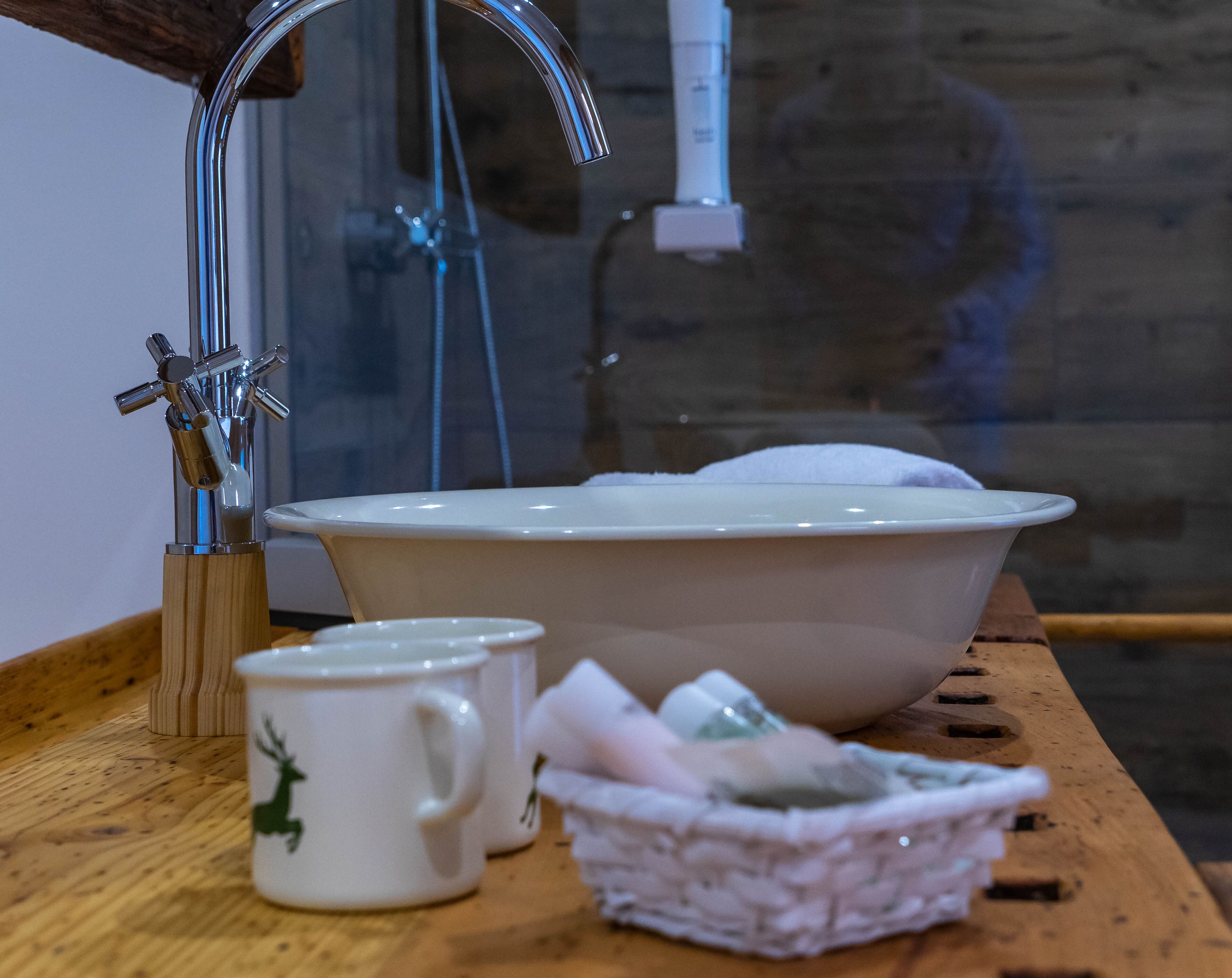 1 bedroom, desk, soundproofing, free wifi