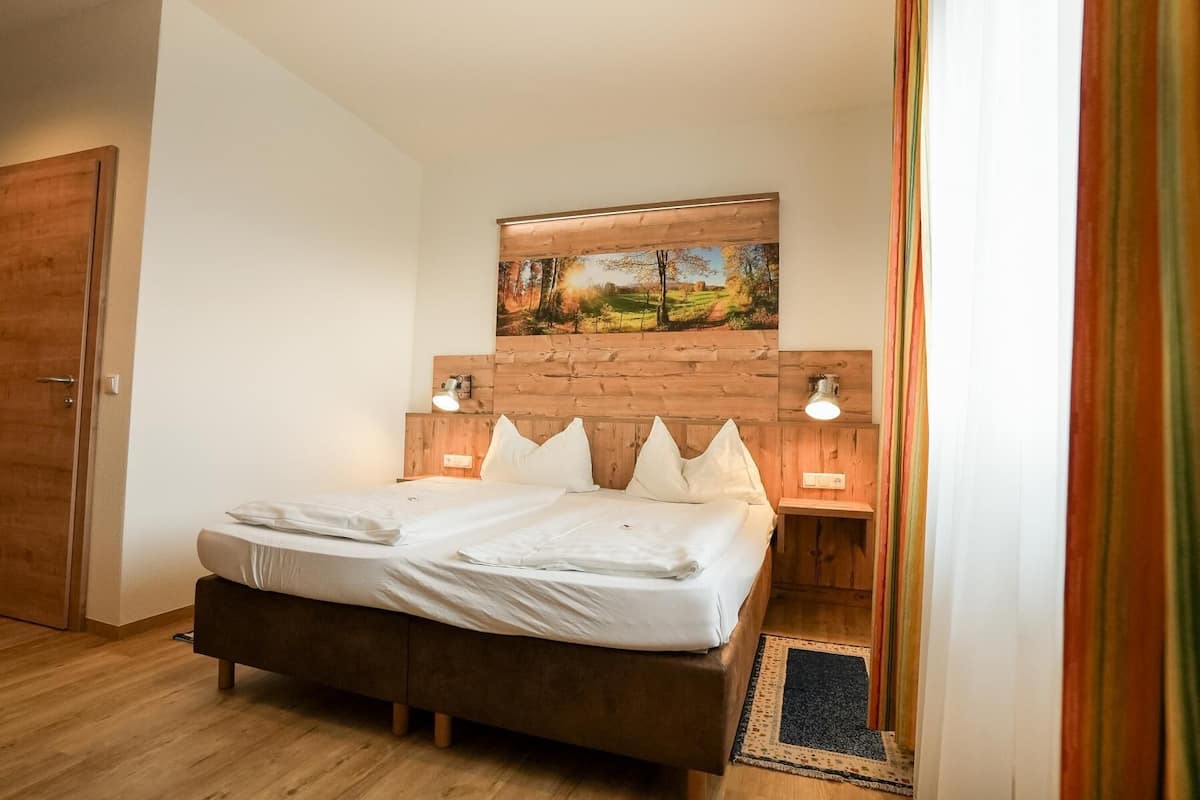 1 bedroom, desk, soundproofing, free WiFi