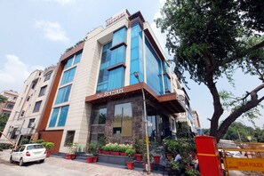 Exterior - The Sentinel (New Delhi)