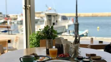 Desayuno continental todos los días (con cargo)