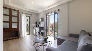 Lyxsvit - balkong | Vardagsrum | Platt-tv