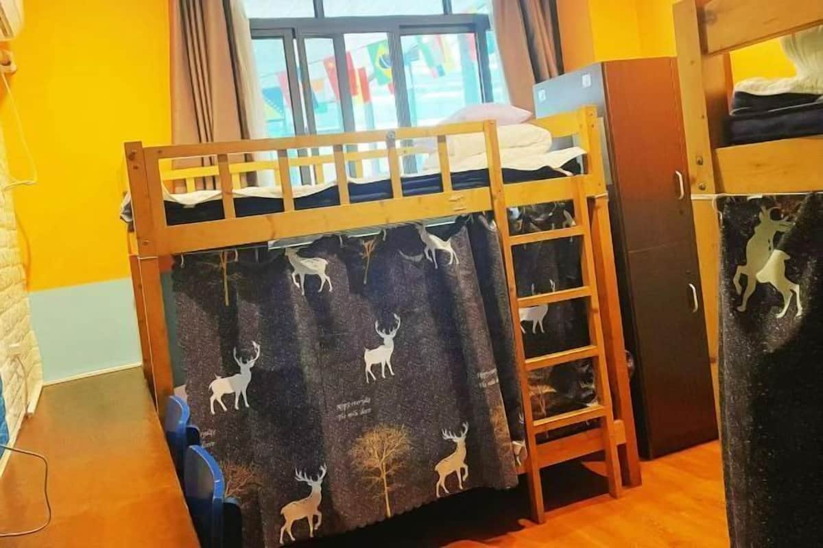 Desk, blackout curtains, free WiFi