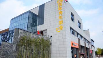 Façana frontal de l'allotjament