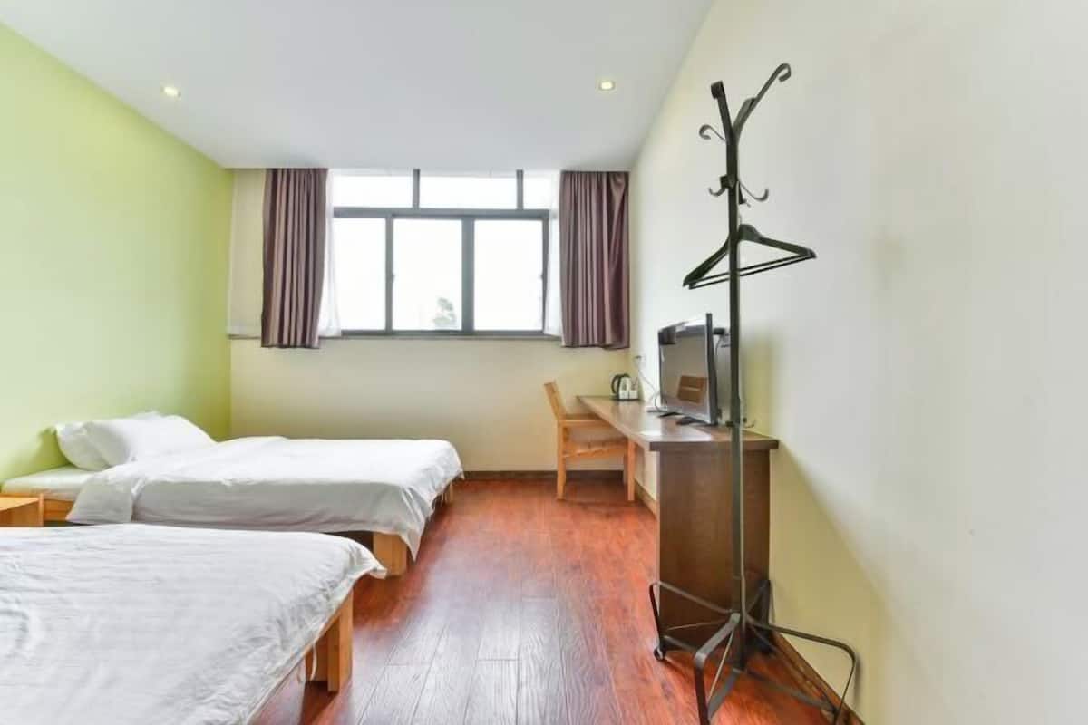 Desk, blackout curtains, free WiFi