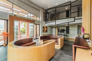 Sala de estar en el lobby