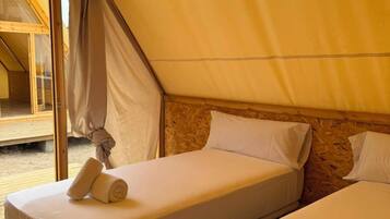 Standard Bungalow, 1 Bedroom, Private Bathroom | Blackout drapes, iron/ironing board (on request), WiFi (free)