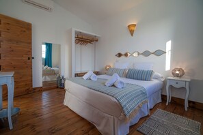 Rideaux occultants, fer et planche à repasser