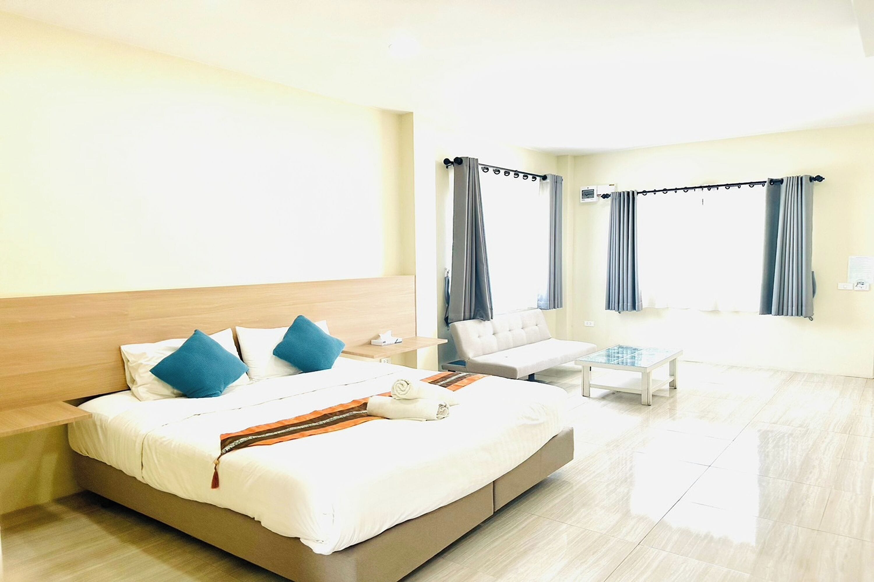 Deluxe Double Room | Free WiFi, bed sheets