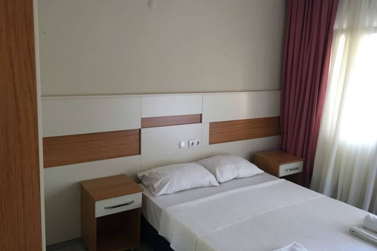 Standard Double Room | Desk, cribs (free), WiFi (free)