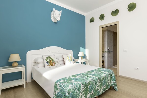 Premium bedding, minibar, desk, soundproofing - Colibrì Prestige Rooms (Cagliari)