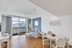 Family Suite | Living area