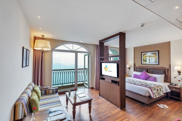 In-room safe, desk, iron/ironing board, free WiFi