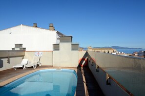 Rooftop pool
