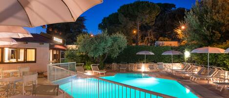 Seasonal outdoor pool