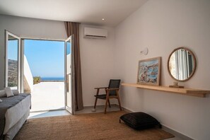 Luxury Villa, 5 Bedrooms, Sea View | Premium bedding, memory-foam beds, in-room safe, individually decorated - Elia Horizon Mykonos (Mykonos)