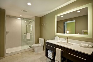 Suite, 1 habitación, no fumadores | Ducha del cuarto de baño