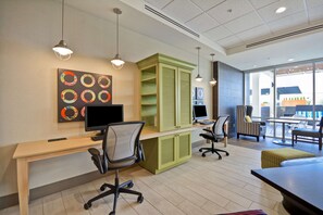 Business center - Home2 Suites by Hilton Hanford Lemoore (Hanford)