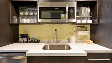 Fridge, microwave, dishwasher, coffee/tea maker