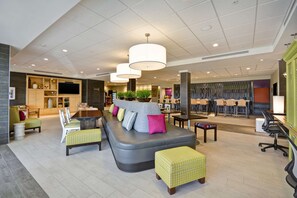 Lobby - Home2 Suites by Hilton Hanford Lemoore (Hanford)