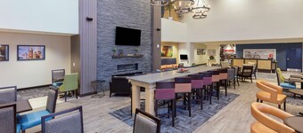 Hampton Inn & Suites Morgantown / University Town Centre