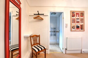 Premium bedding, iron/ironing board, free WiFi, bed sheets