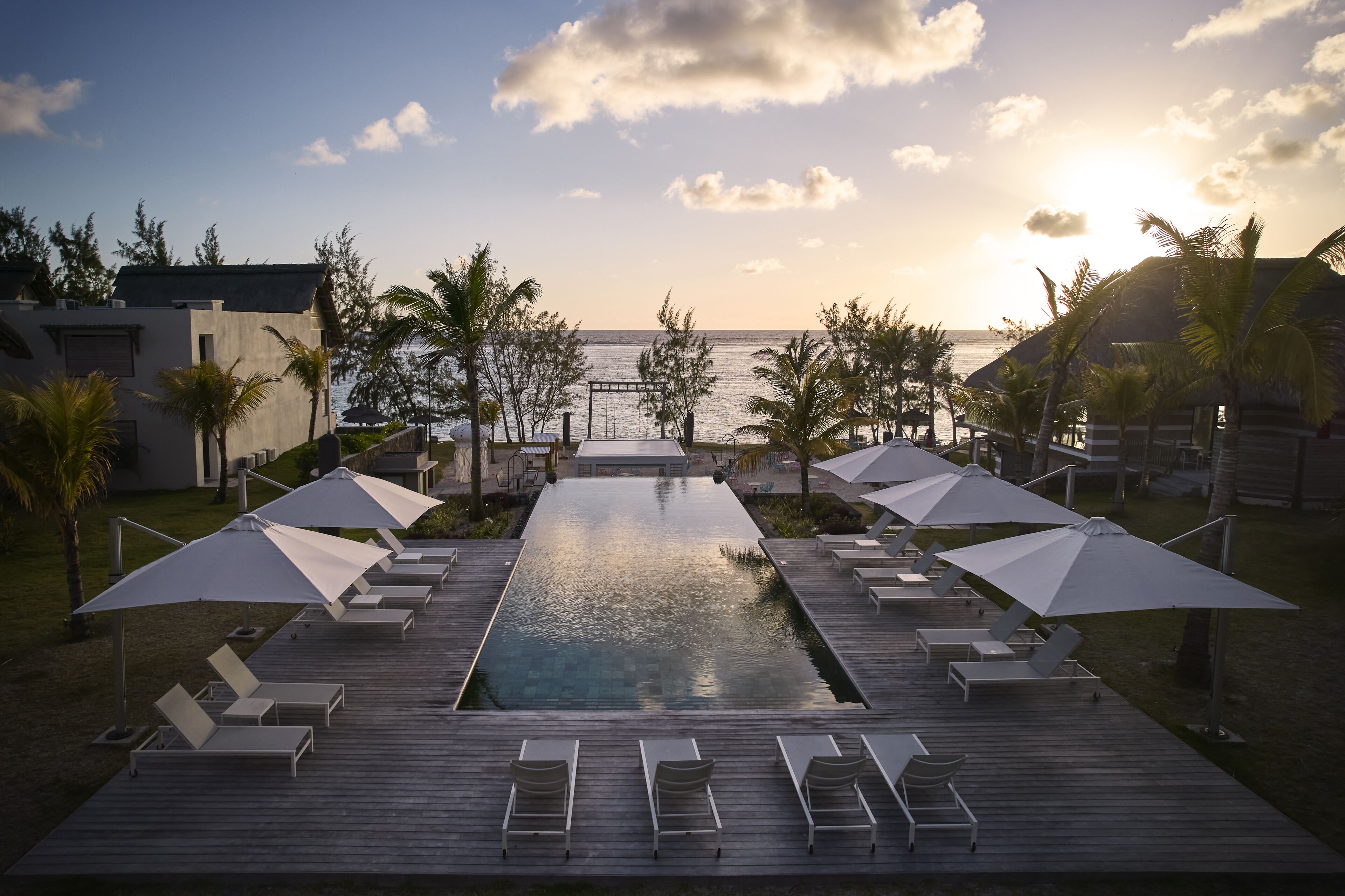 3 outdoor pools, open 8:00 AM to 6:00 PM, pool umbrellas, sun loungers