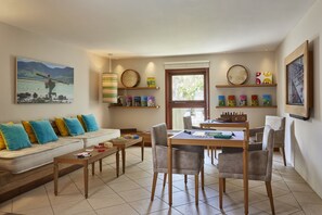 2 bares, bar junto a la piscina, bar en la playa