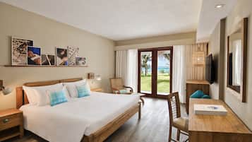 Egyptian cotton sheets, premium bedding, minibar, in-room safe