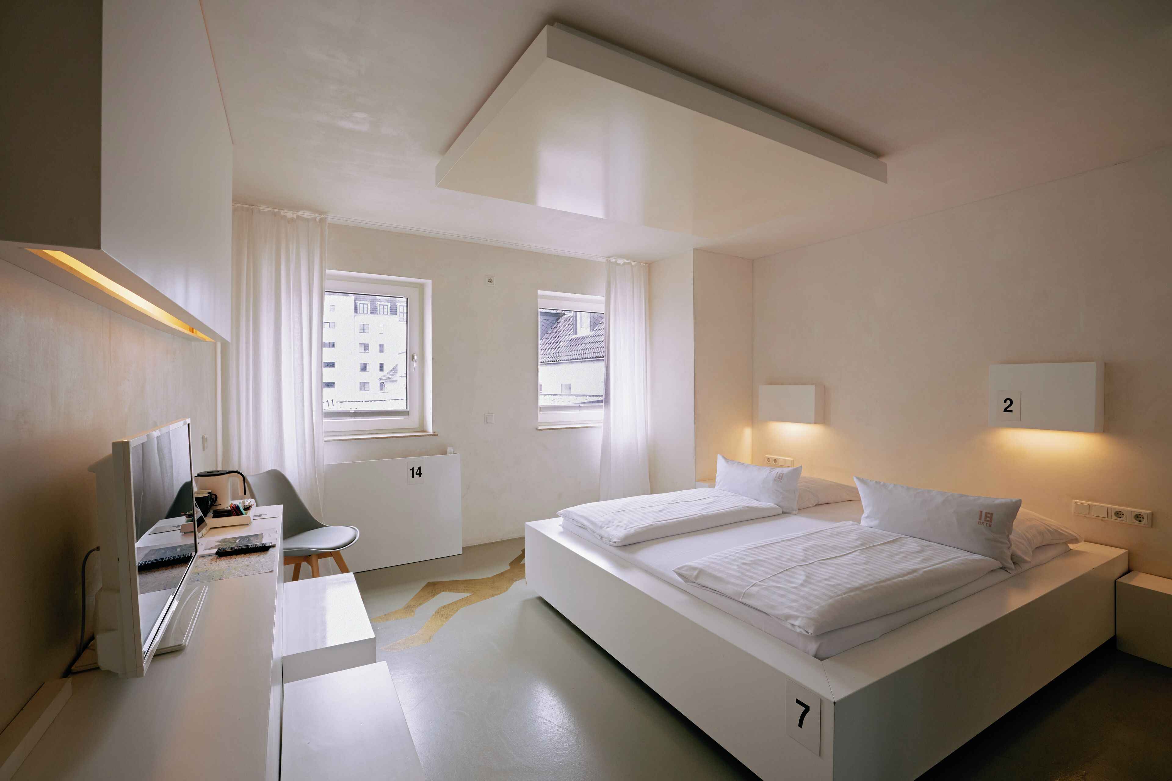 design room (popular) | hypo-allergenic bedding, individually decorated, individually furnished