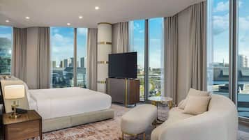 Suite, 1 King Bed | Premium bedding, memory foam beds, minibar, in-room safe