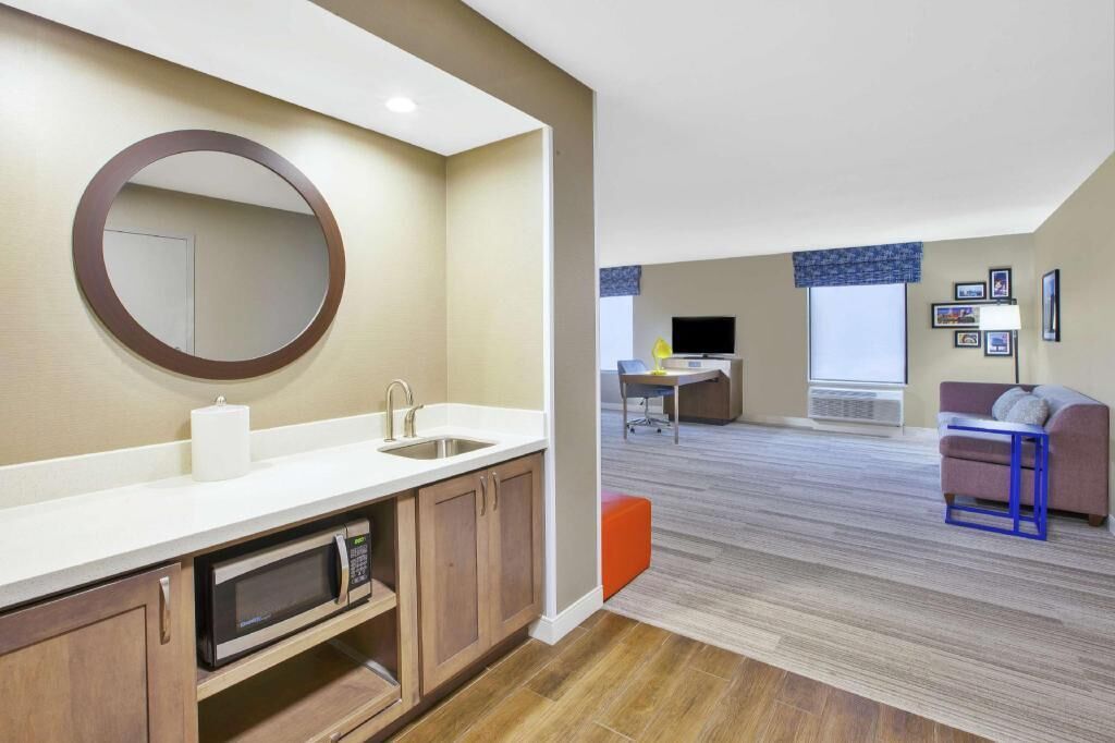 Living area | 42-inch LCD TV with cable channels, TV