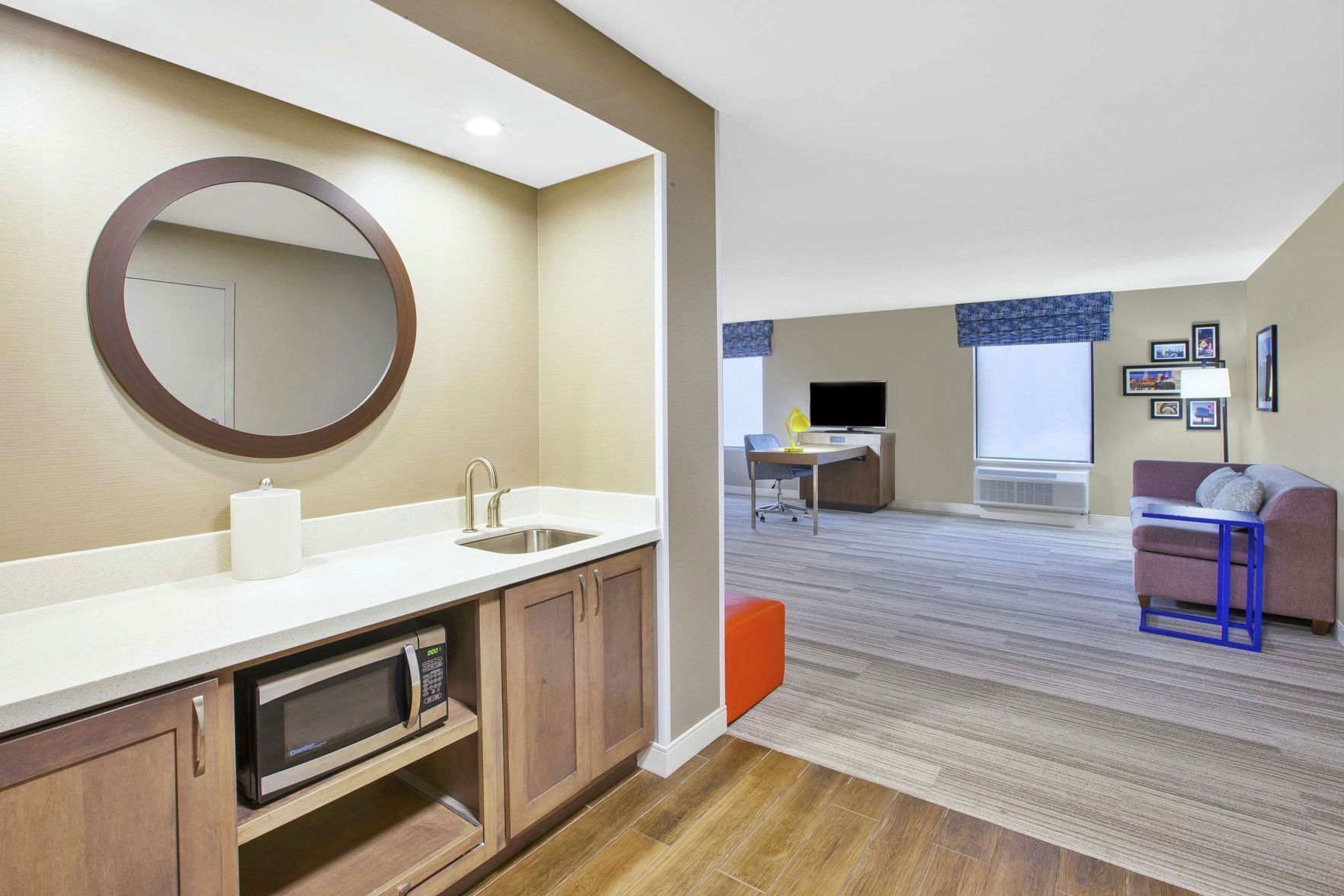 Living area | 42-inch LCD TV with cable channels, TV