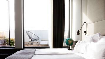 Superior Room, 1 King Bed, City View