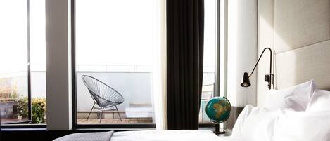 Premium bedding, in-room safe, individually decorated