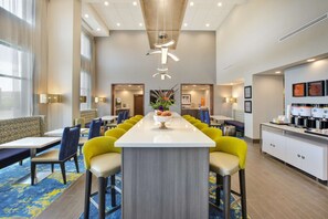 Lobby - Hampton Inn & Suites Southwest/Sioux Falls (Sioux Falls)