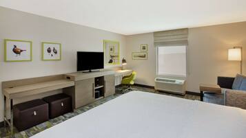 Room, 1 King Bed, Non Smoking, Refrigerator & Microwave