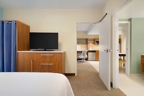 Premium bedding, in-room safe, blackout curtains, iron/ironing board - Home2 Suites by Hilton Joliet/Plainfield (Joliet)
