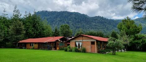 Fachada de la propiedad